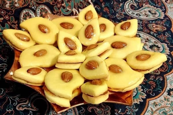 شیرینی بادومی