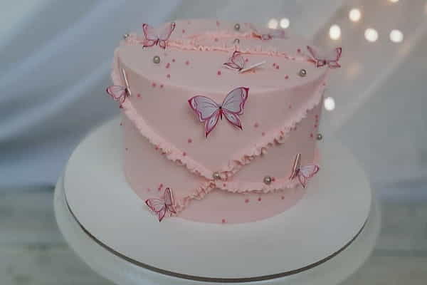 پروانه برای کیک تولد دخترانه جوان