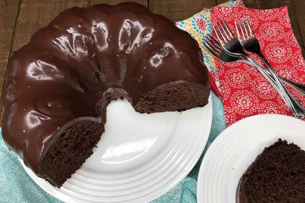کیک براونی با سس شکلاتی