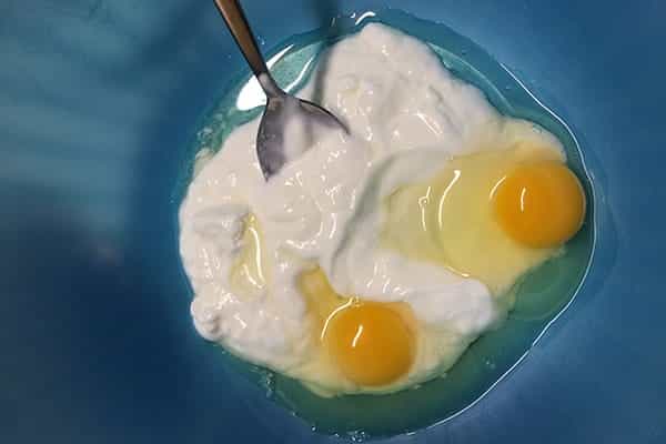 ترکیب ماست و تخم مرغ