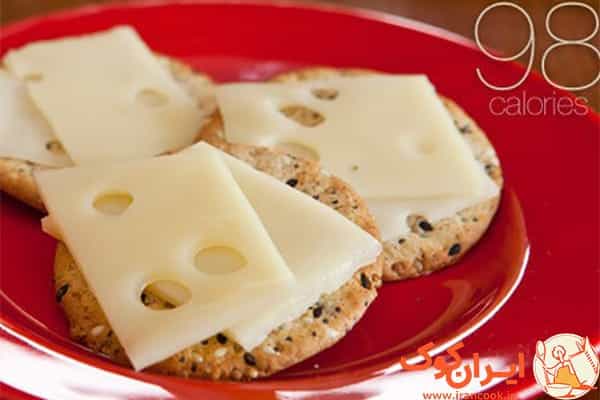 بیسکوییت کراکرز با پنیر