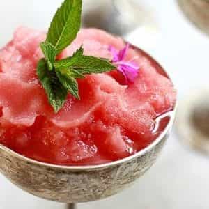 طرز تهیه یخ در بهشت هندوانه