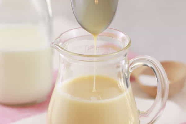 شیر غلیظ شده شیرین