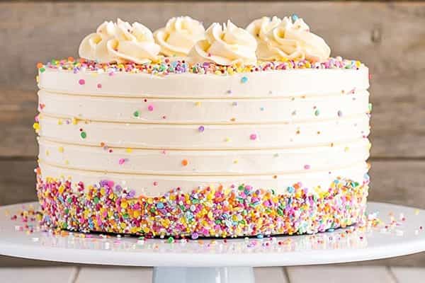 تزیین کیک با ترافل رنگی