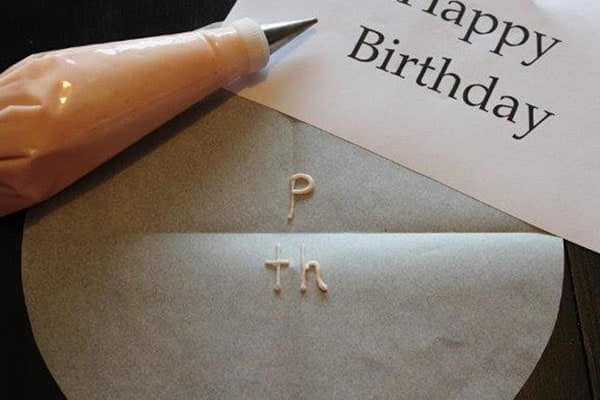 شمردن حروف نوشته روی کیک